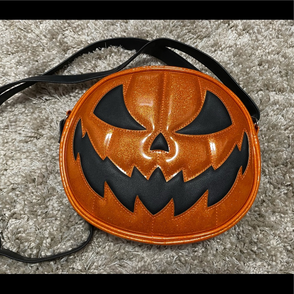 Love pain and stitches bag